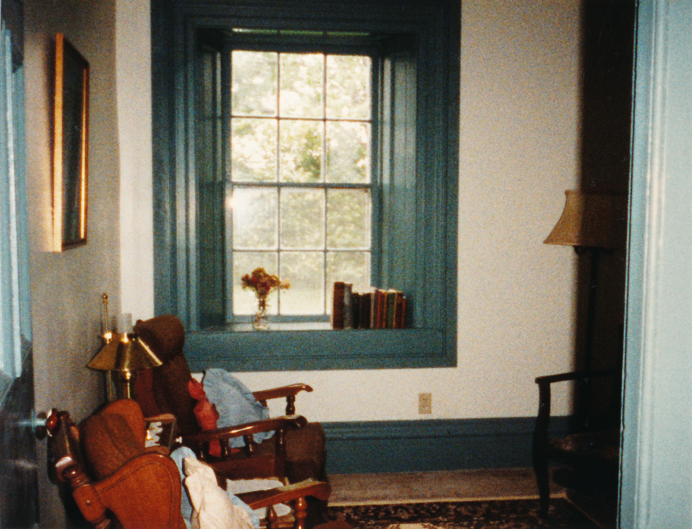 Bar-6 Pinney Interior Images 4